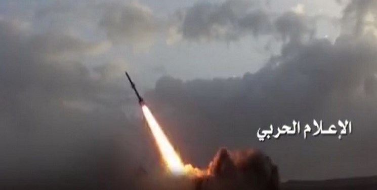 حمله موشکی ارتش یمن به مرکز تجمع نیروهای ائتلاف سعودی در مرز «نجران»