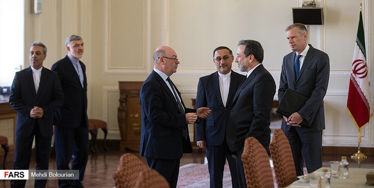 گفت‌وگوهای دوجانبه ایران و انگلیس در تهران به ریاست عراقچی و برت