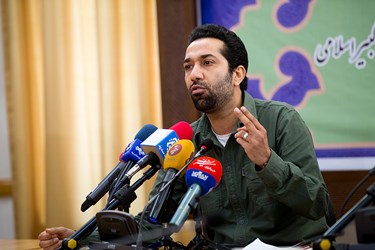 علی‌محمد رادمنش در نشست شنبه‎های انقلاب و تئاتر
