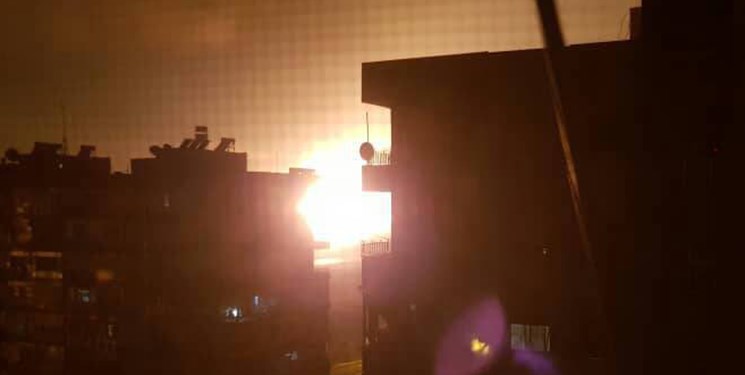 وقوع چندین انفجار در پایگاه هوایی «المزه» در دمشق + فیلم