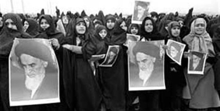 زنان با حجاب پیشاپیش نخستین تظاهرات گسترده علیه رژیم شاه 