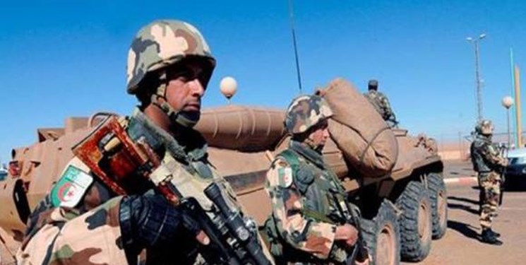 تحرکات ارتش الجزایر همزمان با تهدیدات فرمانده لیبی