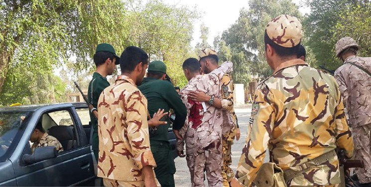 جزئیات حمله تروریستی به رژه نیروهای مسلح در اهواز/ ارتش مردم و خبرنگاران را در پادگان لشکر 92 زرهی پناه داد