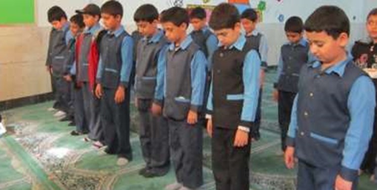 خرید بیش از ۱۰۰۰ متر فرش سجاده‌ای برای نمازخانه‌های مدارس سمنان