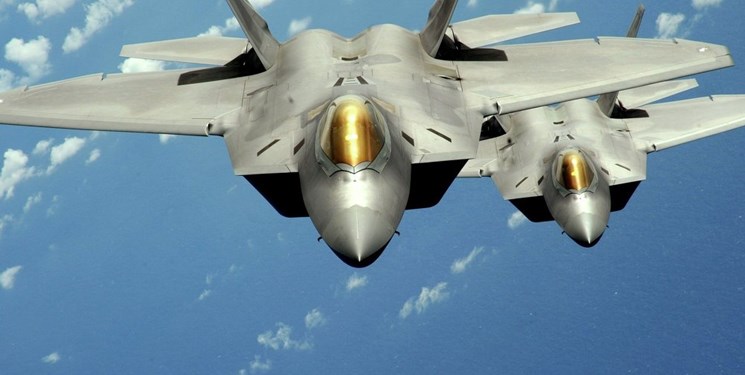 آمریکا جنگنده‌های «اف-22» خود را به جدال با «اس-300» سوریه می‌فرستد
