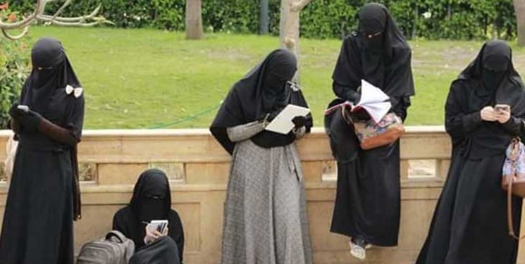  الجزائر پوشش برقع در محل کار را ممنوع کرد
