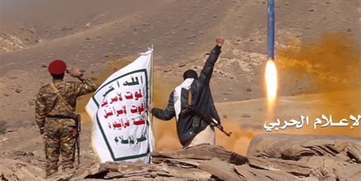 شلیک موشک «زلزال1» یمن به سوی مواضع نظامیان سعودی در «جازان»
