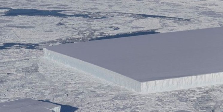 کشف توده یخی مستطیلی در قطب جنوب