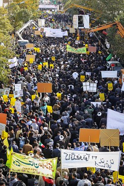 مراسم راهپیمایی یوم‌الله ۱۳ آبان در زنجان