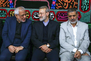 از راست: حسین فدایی، دکتر علی لاریجانی و اسدالله بادامچیان در پنجمین سالگرد حبیب الله عسگراولادی 