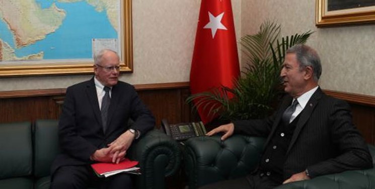 دیدار وزیر دفاع ترکیه و فرستاده ویژه آمریکا در امور سوریه