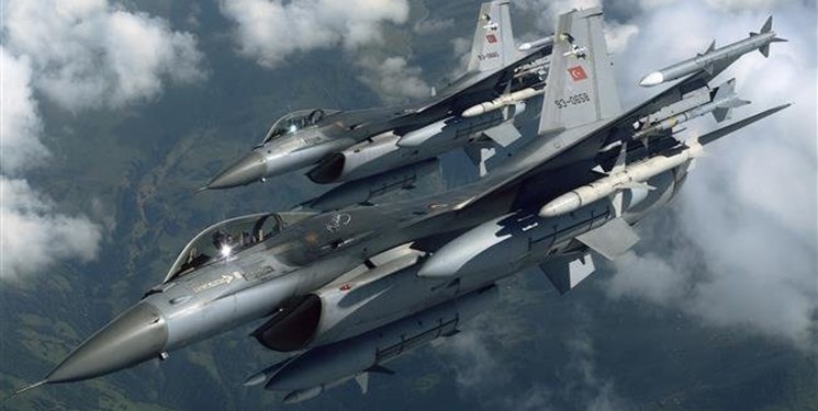 ترکیه: به حمله‌های هوایی به شمال عراق ادامه می‌دهیم
