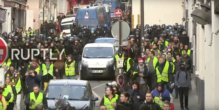 ششمین شنبه ناآرام فرانسه با شعار «ماکرون استعفا بده» آغاز شد+عکس و فیلم