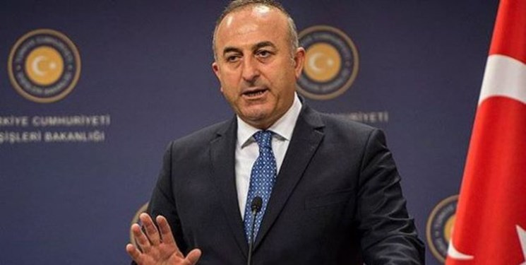 وزیر خارجه ترکیه: نژادپرستی در حال سایه افکندن بر میادین ورزشی اروپا است