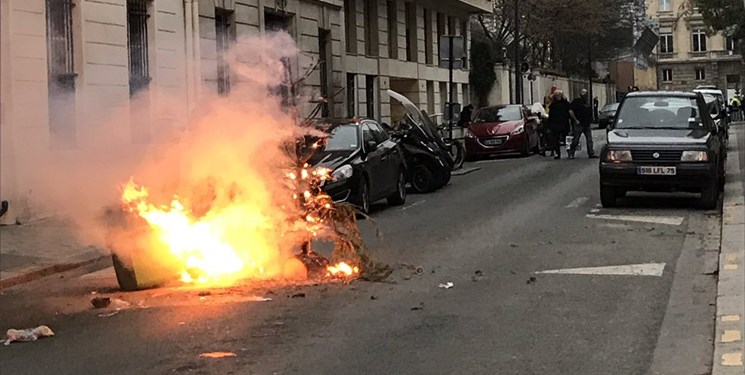 سفیر سوئد در فرانسه برای خاموش کردن آتش به همسایه‌ها متوسل شد
