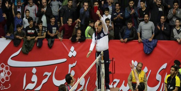 قضاوت داور والیبال استان در مسابقات سوپر لیگ کشور