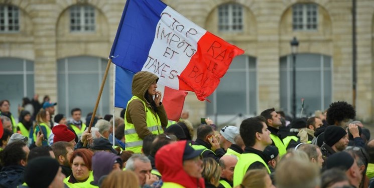 شمار شنبه‌های اعتراضی در فرانسه به عدد یازده رسید+ عکس و فیلم