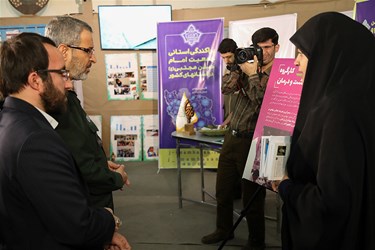بازدید رئیس سازمان بسیج مستضعفین از نمایشگاه دستاوردهای دفاعی