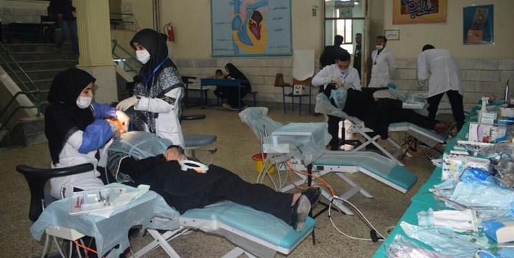 ارائه خدمات دندانپزشکی به مددجویان کمیته امداد قزوین توسط گروه‌های جهادی