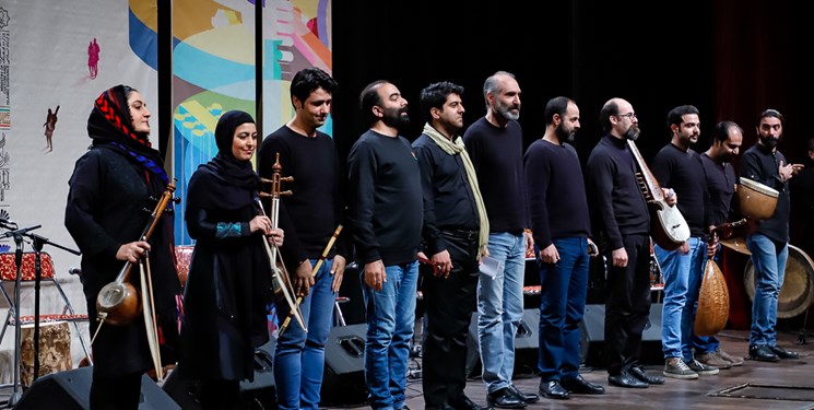 «سایه ارغوان» در ایوان شمس به روی صحنه رفت/شب دوست‌داران ردیف و سرودهای انقلابی