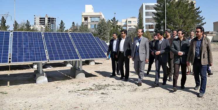 حمایت وزارت نیرو از راه‌اندازی نیروگاه‌های خورشیدی/قدردانی از آبفای قم در استفاده از انرژی‌های تجدیدپذیر