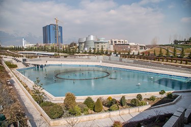 محوطه و فضای سبز باغ موزه دفاع مقدس