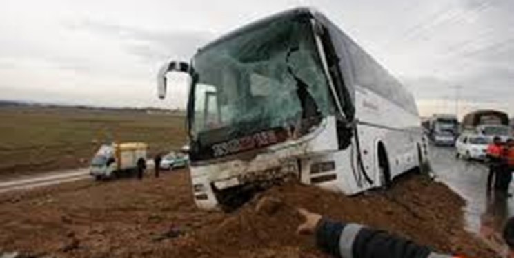 علت واژگونی اتوبوس در لرستان خستگی راننده عنوان شد