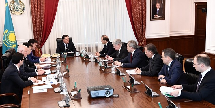 دیدار نخست وزیر قزاقستان با وزیر صنایع و تجارت روسیه