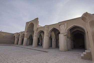 مسجد تاریخانه دامغان