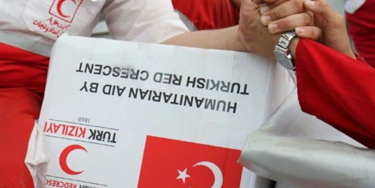 توزیع کمک‌های  هلال احمر «ترکیه» در روستای «تازه آباد» آق قلا