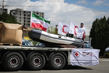 مراسم تحویل محموله های صلیب سرخ کشور آلمان و کویت به سیل زده گان