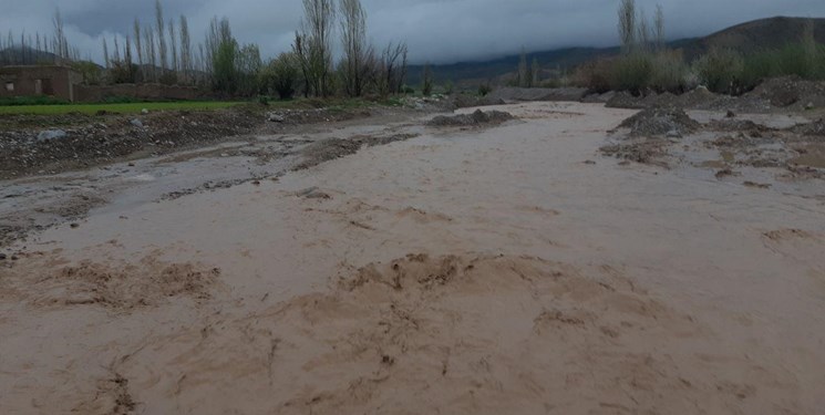 انسداد محورهای فرعی رودبار در جنوب کرمان به علت سیلاب
