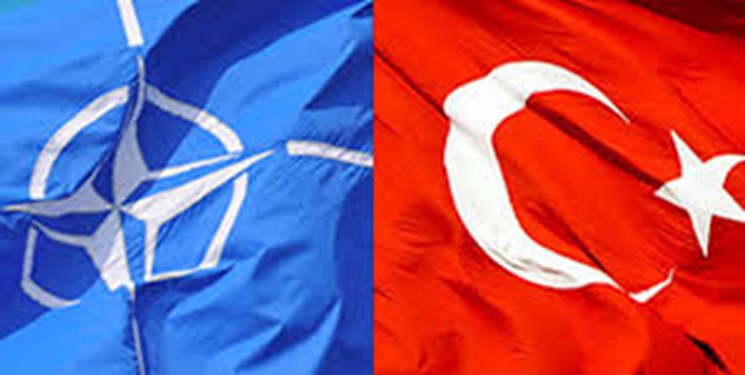 وزیر خارجه یونان: رفتار ترکیه انسجام ناتو را تهدید می‌کند