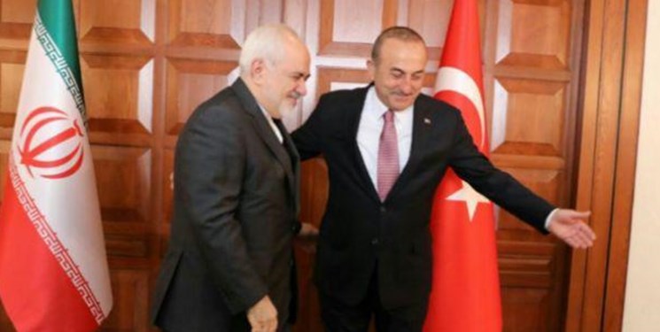 گفتگوی تلفنی ظریف و چاووش اوغلو؛ تسلیت وزیر خارجه ترکیه به دولت و ملت ایران