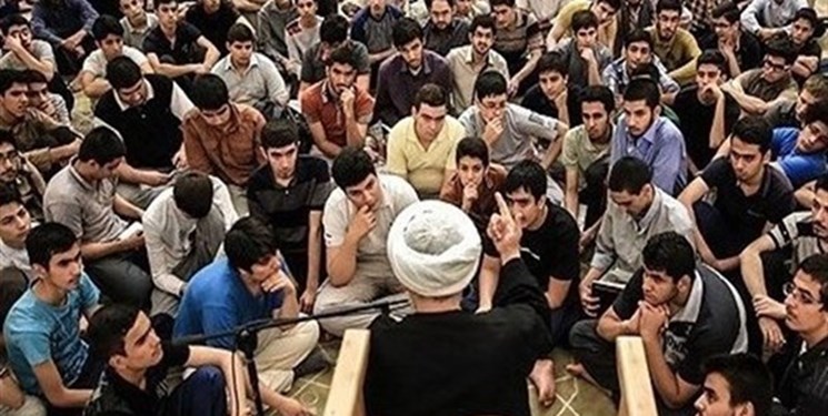 جوانان مسجدی پیک خرید سالمندان در زمان شیوع کرونا شدند