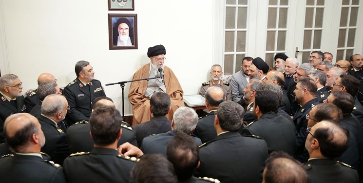 رهبر انقلاب: با قاچاق و عوامل ناامنکننده فضای مجازی برخورد جدی کنید/ جلوگیری از خرید و فروش سلاح