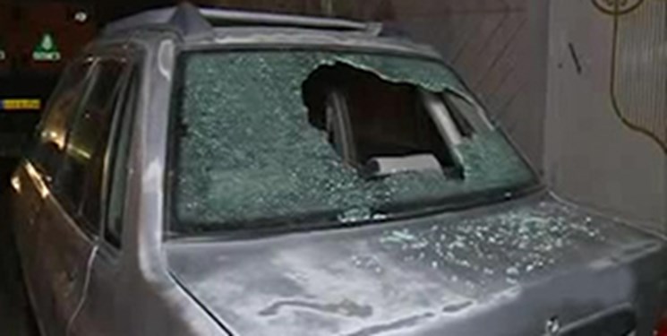 حمله اراذل و اوباش به خودرو سه زن در شهرکرد/ دو نفر با ضربات چاقو زخمی شدند