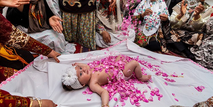جشنواره گل‌غلتان نوزاد دامغان به کار خود پایان داد