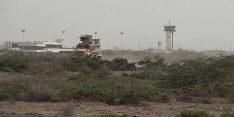 حمله توپخانه‌ای ائتلاف سعودی-اماراتی به فرودگاه الحدیده