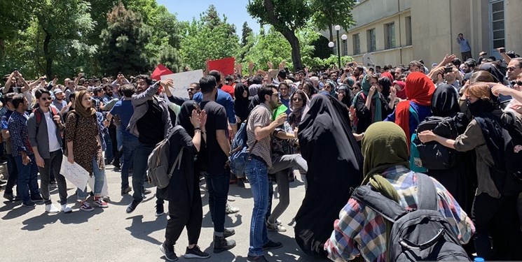 فیلم | در دانشگاه تهران چه گذشت؟ / فیلمهایی دیده نشده از اتفاقات روز گذشته