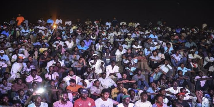 هزاران سودانی دیگر به جمع تحصن‌کنندگان پیوستند