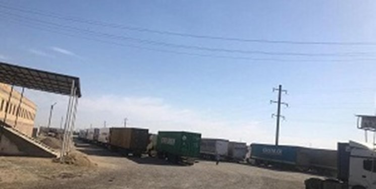 توقف کامیون‌های باری تاجیک پشت مرزهای ترکمنستان و ازبکستان