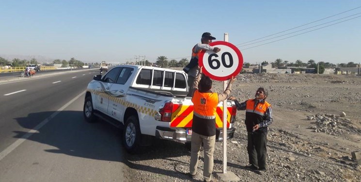 نصب ۳۶۵۰ عدد تابلو اخطاری و انتظامی برای افزایش ایمنی جاده‌های سیستان و بلوچستان