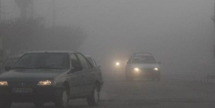 مه گرفتگی و لغزندگی در محورهای خراسان رضوی/ محدودیت ترافیکی در محور قوچان- درگز