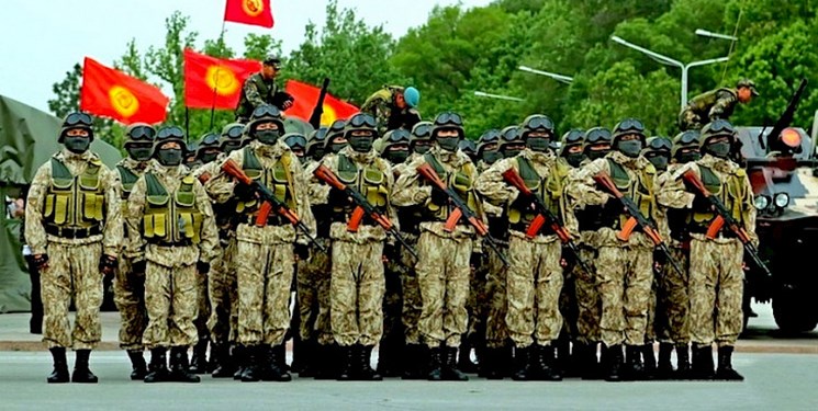قدردانی رئیس جمهور قرقیزستان از کمک‌های نظامی روسیه، چین و اروپا 