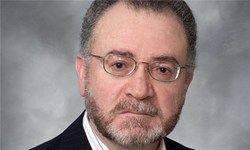 استاد ایرانی دانشگاه دریک آمریکا: دولت به جای حذف صفر مبانی پول ملی را تقویت کند