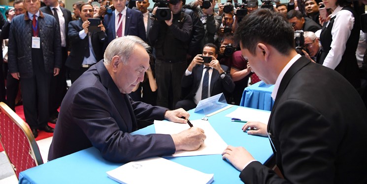 «نظربایف»:انتخابات ریاست جمهوری قزاقستان یک حرکت تاریخی است