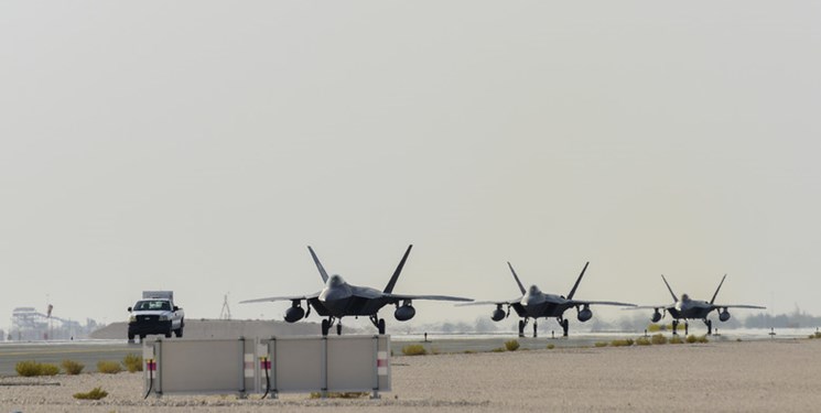 پنتاگون: برای دفاع از آمریکایی‌ها «اف-۲۲» در قطر مستقر کرده‌ایم