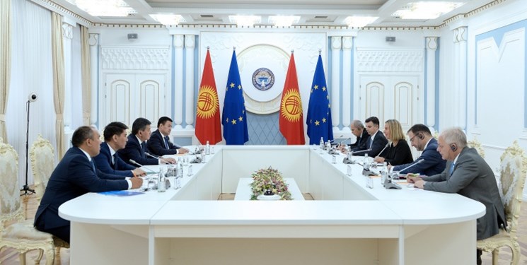 دیدار «موگرینی» با رئیس جمهور قرقیزستان؛ همکاری استراتژیک محور رایزنی