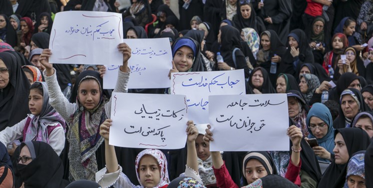 مجلس شورای اسلامی لایحه حجاب و عفاف را اصلاح و تقویت کند